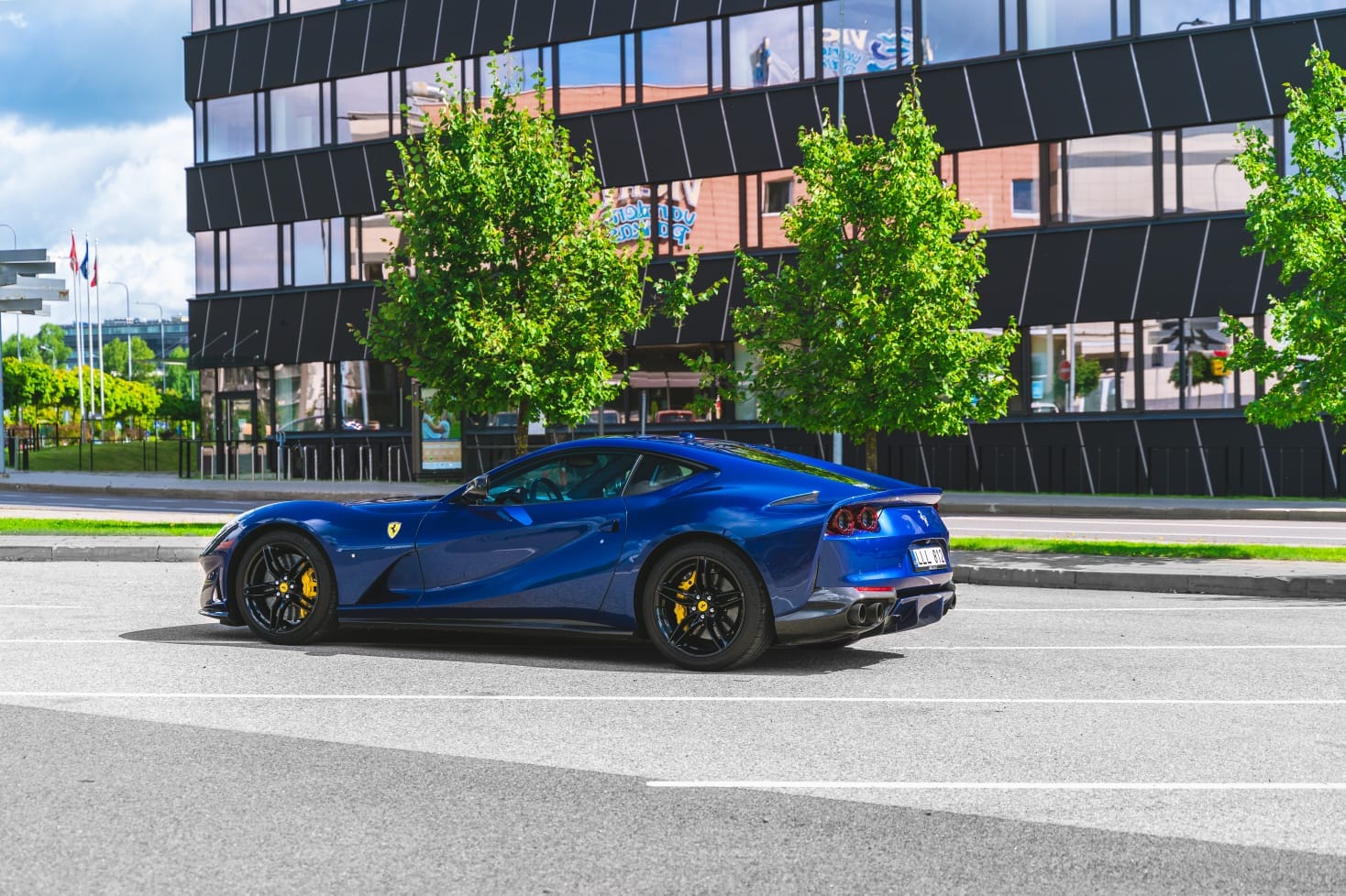 Ferrari 812 Superfast, 2019г